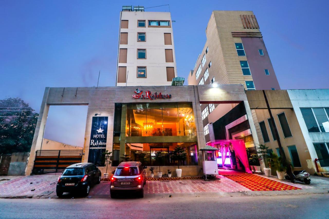 Hotel Rajshree & Spa Chandīgarh Exterior foto