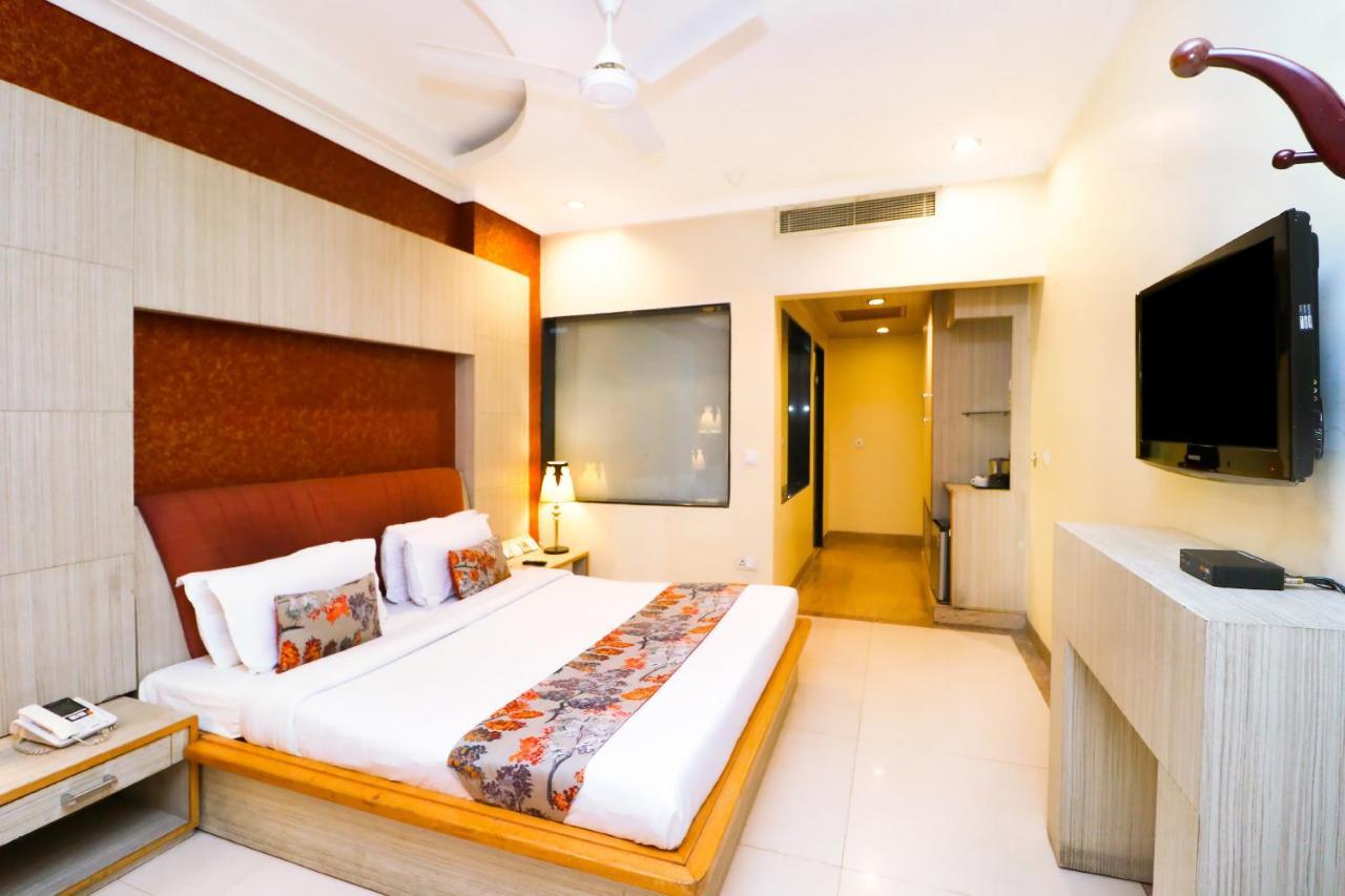Hotel Rajshree & Spa Chandīgarh Exterior foto